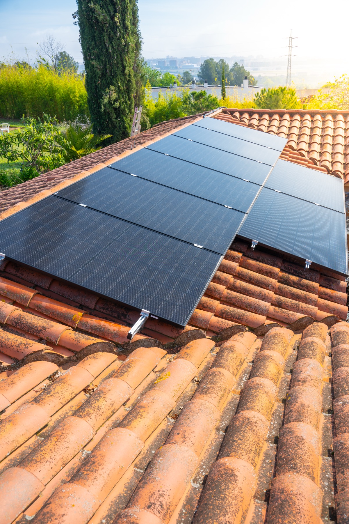 Solar panels used for Hawaii tax credit planning